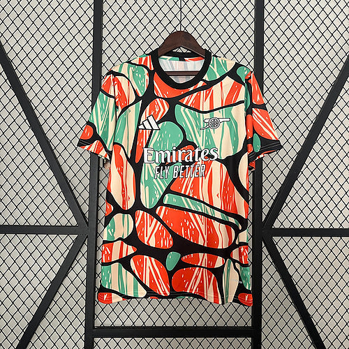 Trikot 24∕25 Arsenal vor dem Spiel
