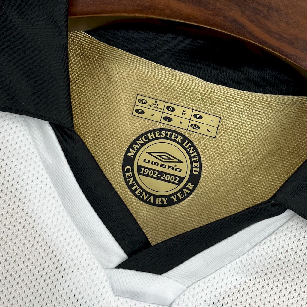 Wendetrikot von Manchester United Retro 2001/02 zum 100. Jubiläum