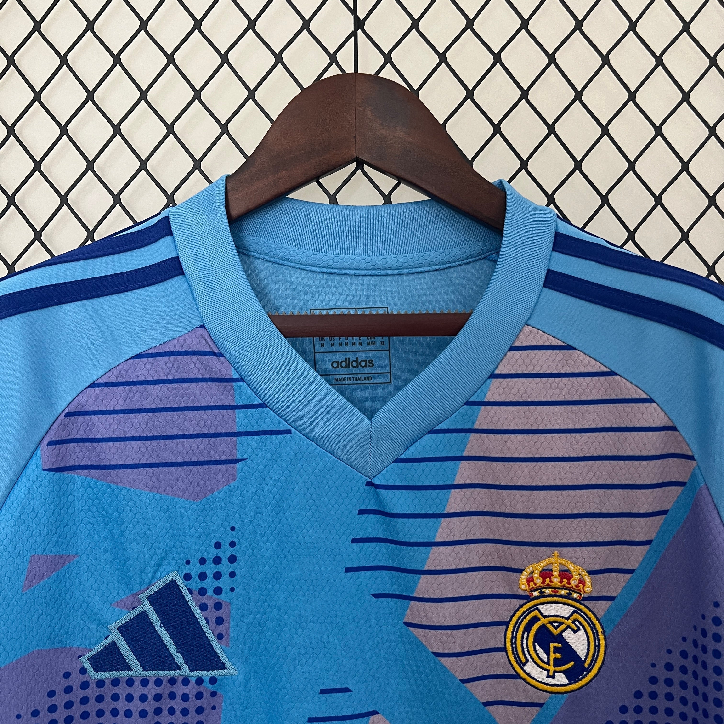 Real Madrid Trikot 24/25 - Torwart