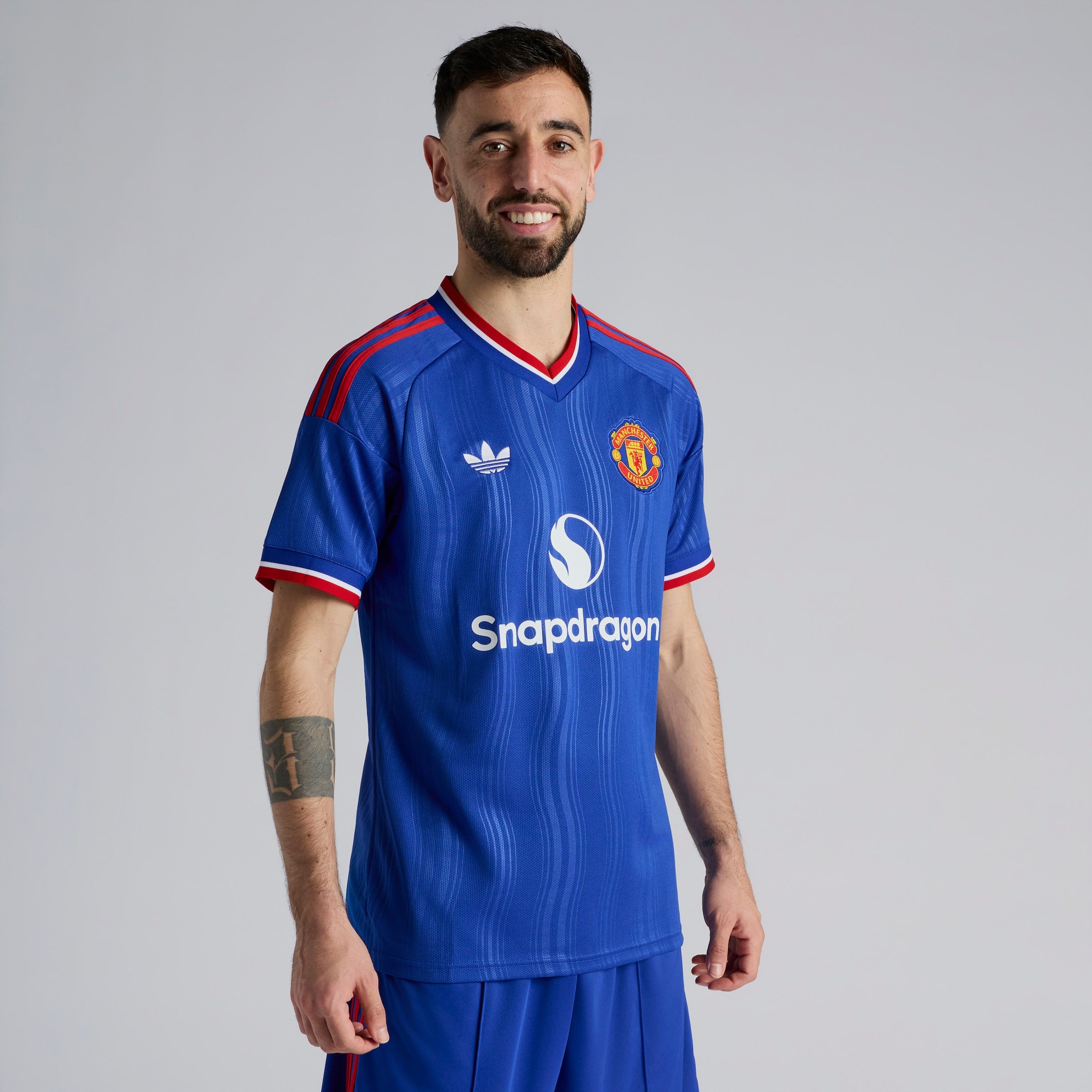 Jersey #FERNANDES 8 Manchester United Away 26/27 (EPL)