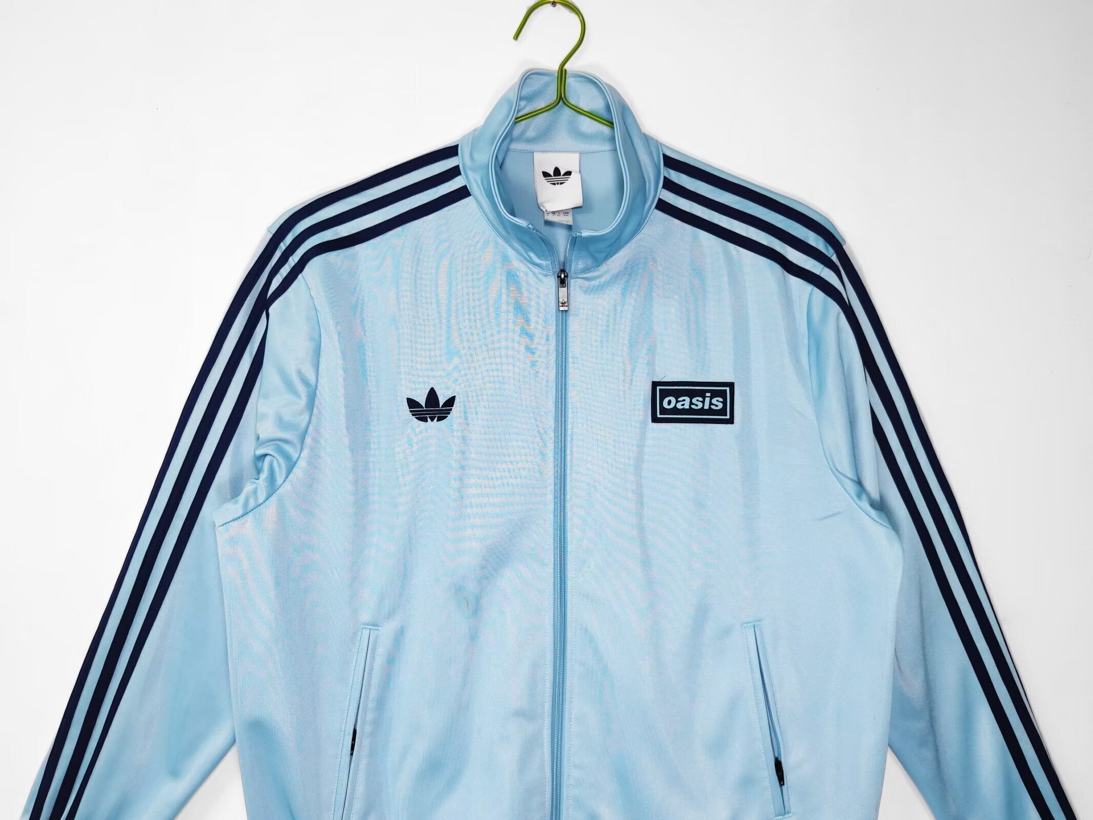 Jacke Adidas x Oasis Himmelblau 