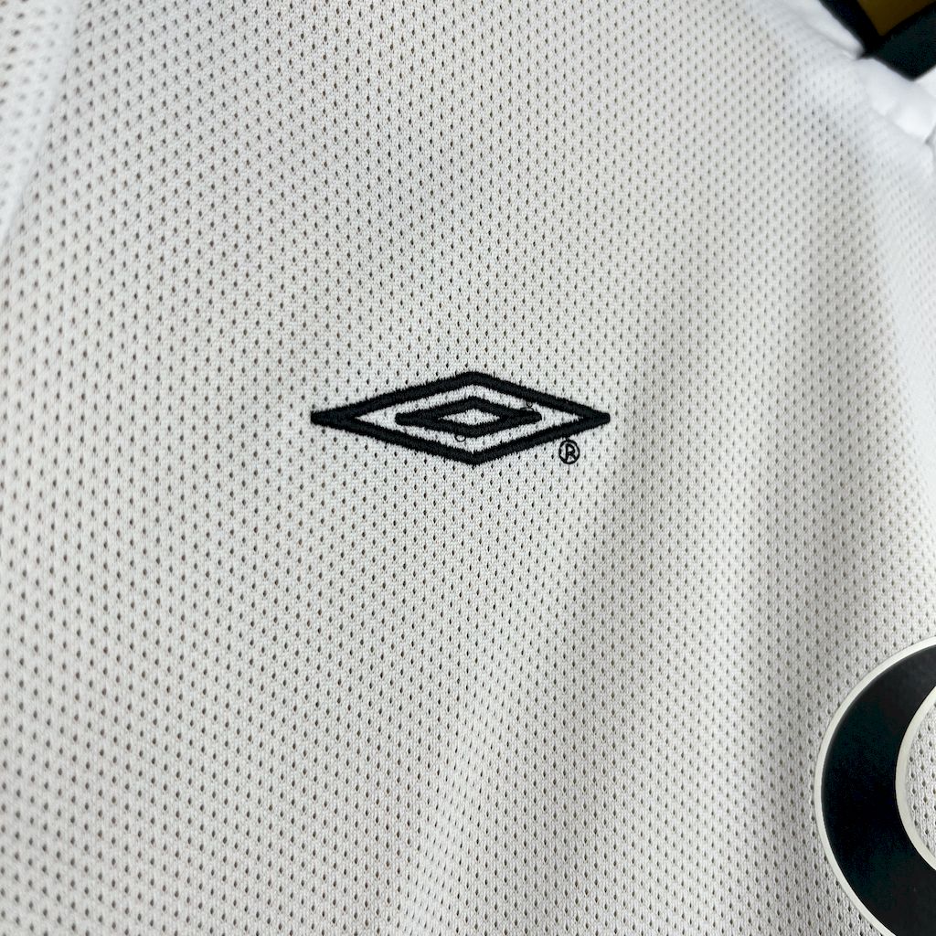 Wendetrikot von Manchester United Retro 2001/02 zum 100. Jubiläum 