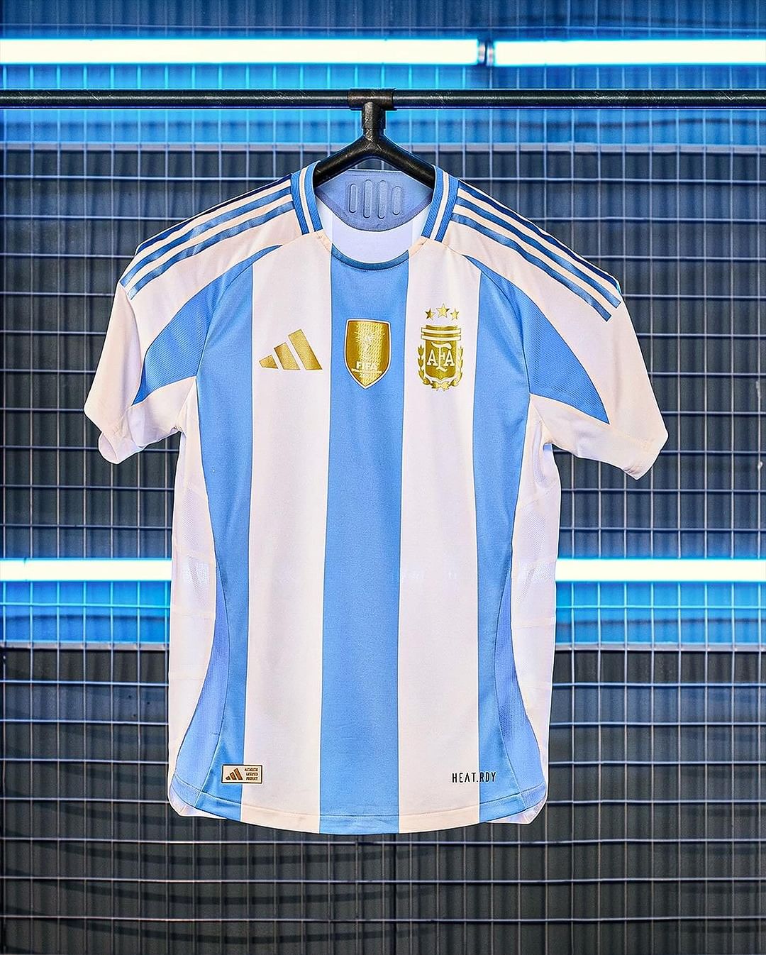Trikot Seleção Argentina Home 2024/25 + Patch Campeão - Branca e Azul 