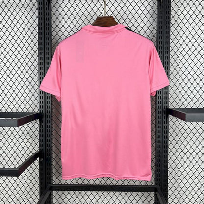 Real Madrid 2025/26 Pinkes Sondertrikot (4DC8) 